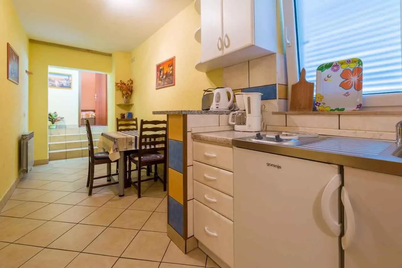 Apartments In Crikvenica 39342