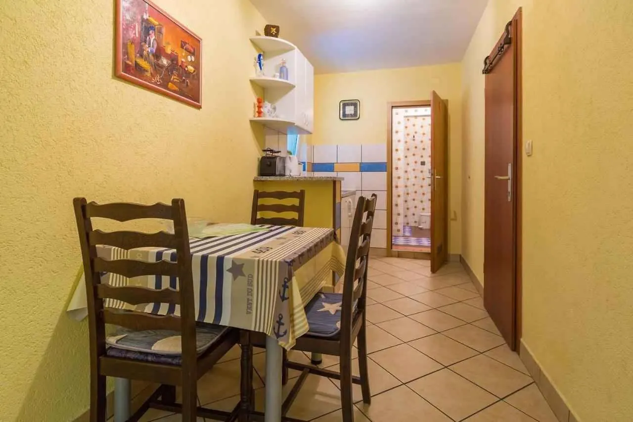 Apartments In Crikvenica 39342